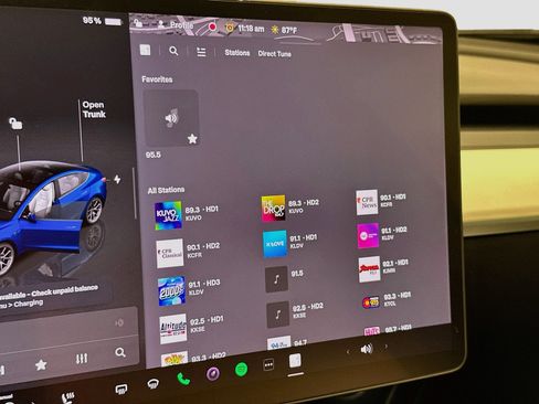 Used 2022 Tesla Model 3 Long Range AWD/4WD image 21