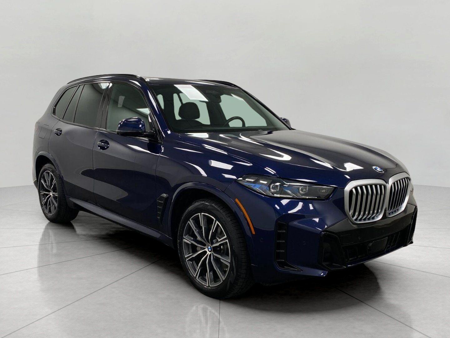 Used 2025 BMW X5 xDrive40i w/ Executive Package AWD/4WD image 3