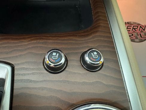 Used 2018 Nissan Pathfinder Platinum image 24