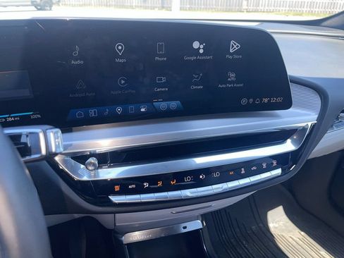 Certified 2024 Cadillac Lyriq Luxury AWD/4WD image 18