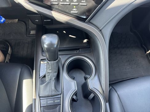Used 2023 Toyota Camry SE FWD image 19