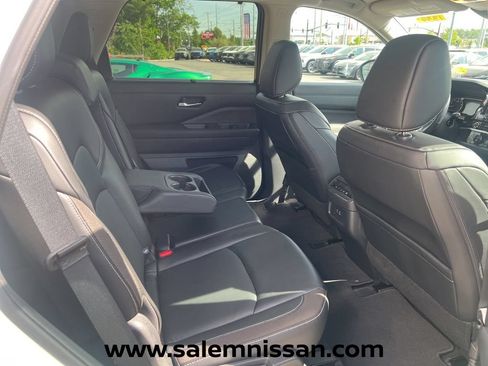 Certified 2023 Nissan Pathfinder SL AWD/4WD image 23