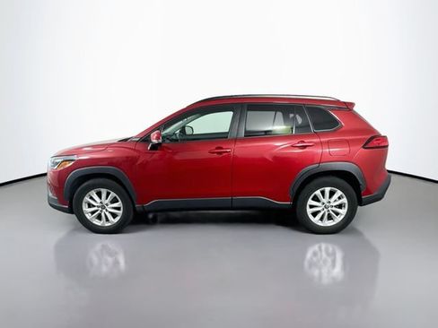 Used 2022 Toyota Corolla Cross LE w/ Moonroof Package AWD/4WD image 3