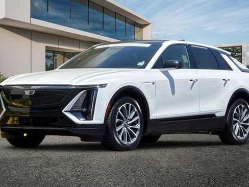 Certified 2024 Cadillac Lyriq Sport AWD/4WD image 8