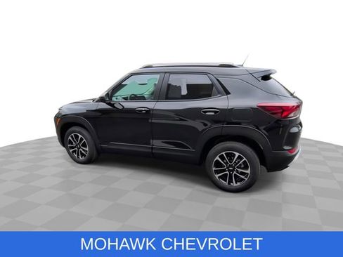 Used 2025 Chevrolet TrailBlazer LT AWD/4WD image 7