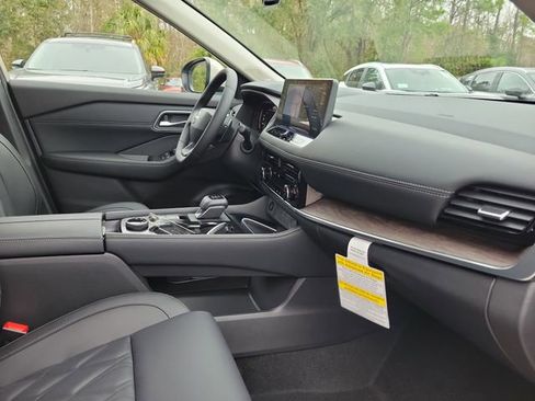 Used 2026 Nissan Rogue Platinum w/ Platinum Premium Package image 31