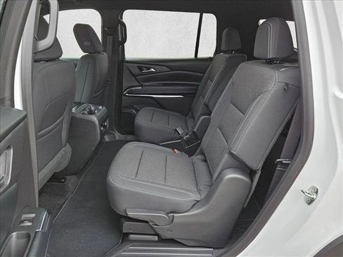 New 2026 Chevrolet Traverse LT image 17