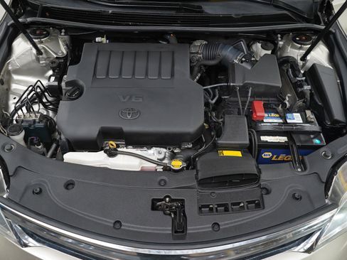 Used 2013 Toyota Avalon Limited FWD image 32