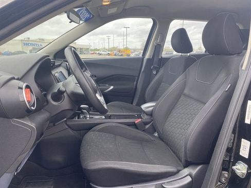 Used 2022 Nissan Kicks SV image 9