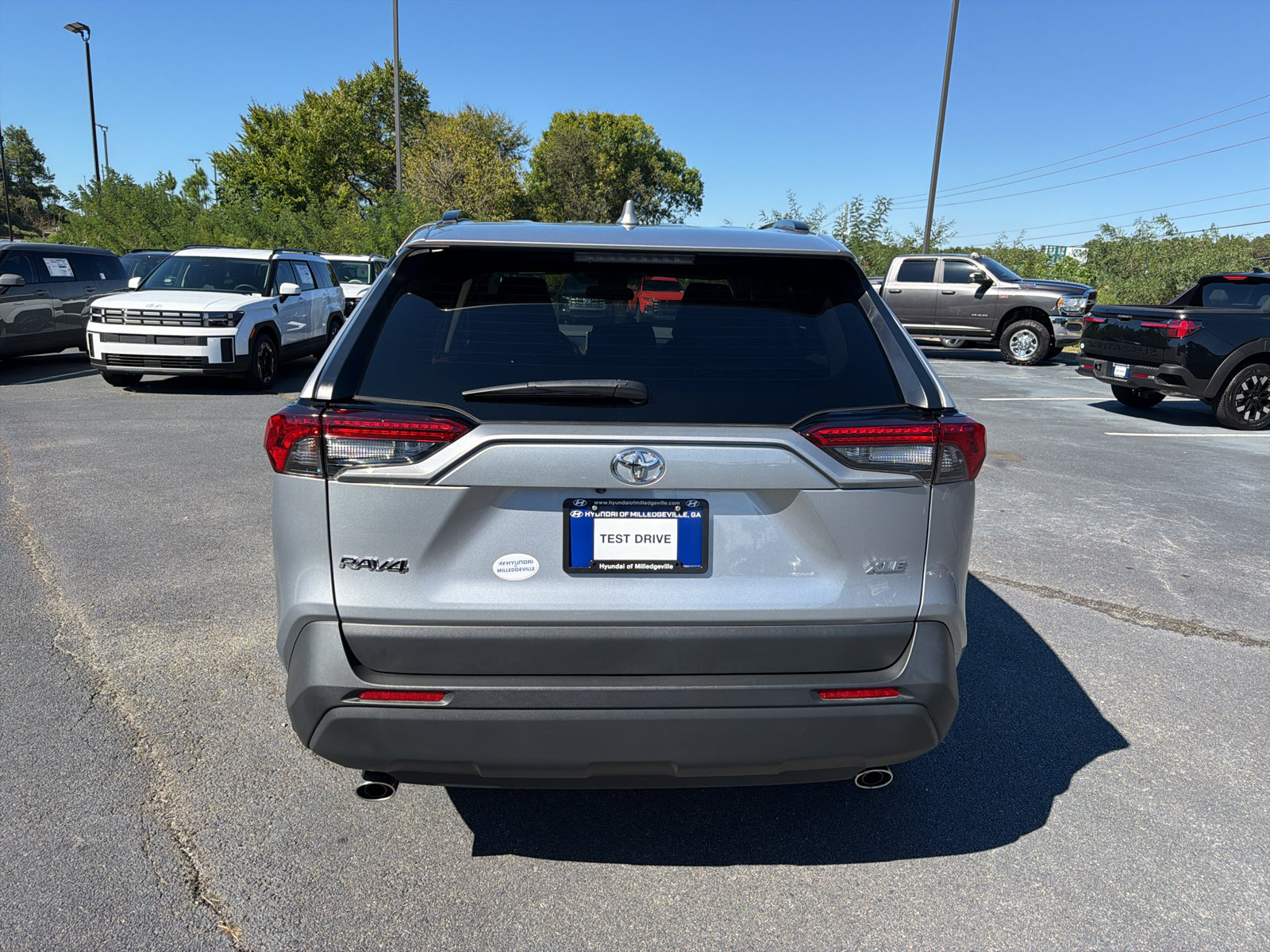Used 2025 Toyota RAV4 XLE FWD image 5