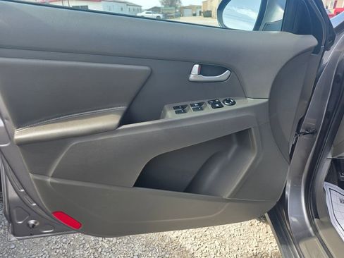 Used 2015 Kia Sportage LX image 9