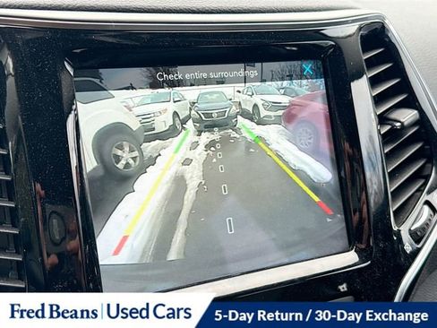 Used 2021 Jeep Cherokee Limited image 14