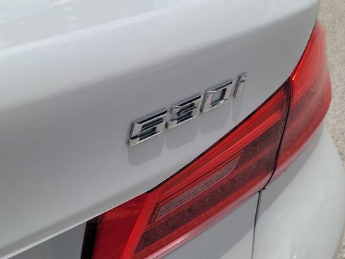 Used 2020 BMW 530i w/ Luxury Package RWD image 9
