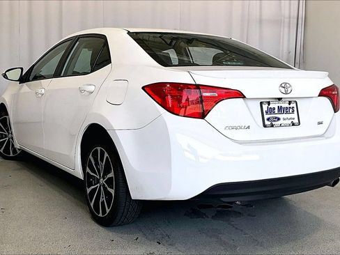 Used 2017 Toyota Corolla SE FWD image 5