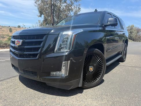 Used 2017 Cadillac Escalade Premium Luxury AWD/4WD image 1
