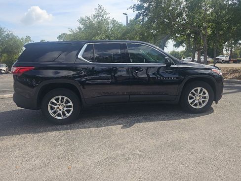 Used 2020 Chevrolet Traverse LS FWD image 3
