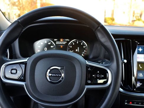 Used 2022 Volvo S60 B5 Inscription FWD image 23