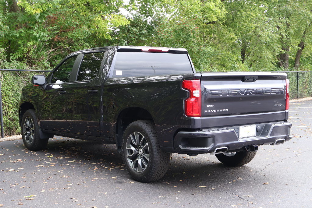 Used 2023 Chevrolet Silverado 1500 RST w/ Z71 Off-Road Package AWD/4WD image 8