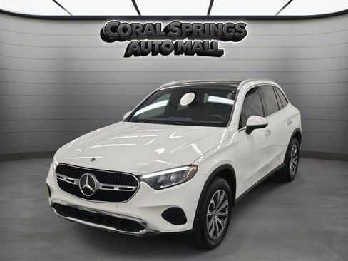 Used 2025 Mercedes-Benz GLC 300 image 3