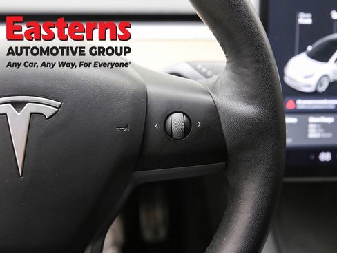 Used 2021 Tesla Model 3 Standard Range Plus image 16