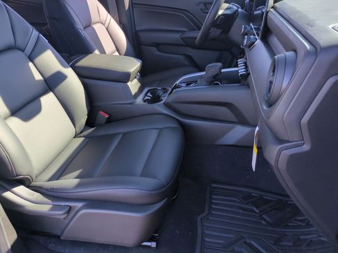 New 2026 Chevrolet Colorado W/T image 27