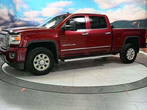 Used 2015 GMC Sierra 2500 Denali w/ Duramax Plus Package AWD/4WD image 3