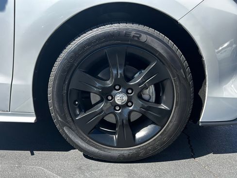 Certified 2023 Toyota Sienna XLE w/ XLE Plus Package AWD/4WD image 33