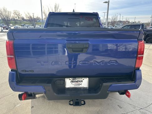 Used 2025 Toyota Tacoma TRD Off-Road w/ TRD Off Road Upgrade Package image 8