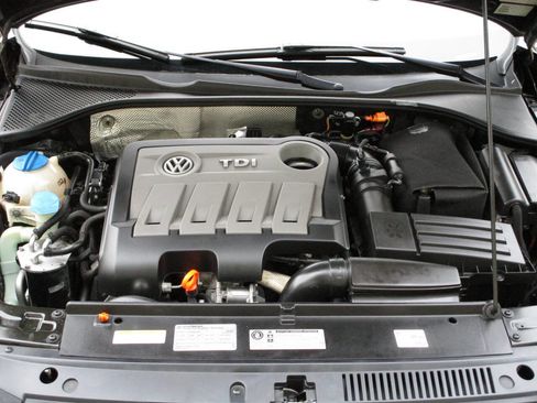 Used 2012 Volkswagen Passat TDI SE image 24