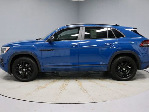 Used 2025 Volkswagen Atlas Cross Sport SEL R-Line image 8