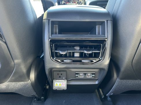 New 2025 Jeep Grand Cherokee Altitude image 32