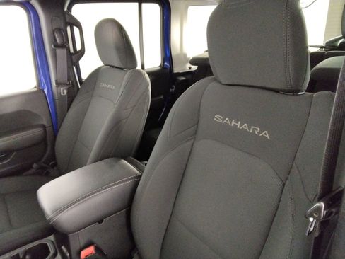 Used 2018 Jeep Wrangler Unlimited Sahara image 31