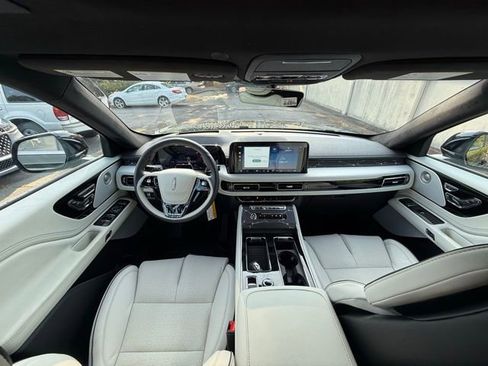 New 2025 Lincoln Aviator Black Label image 5