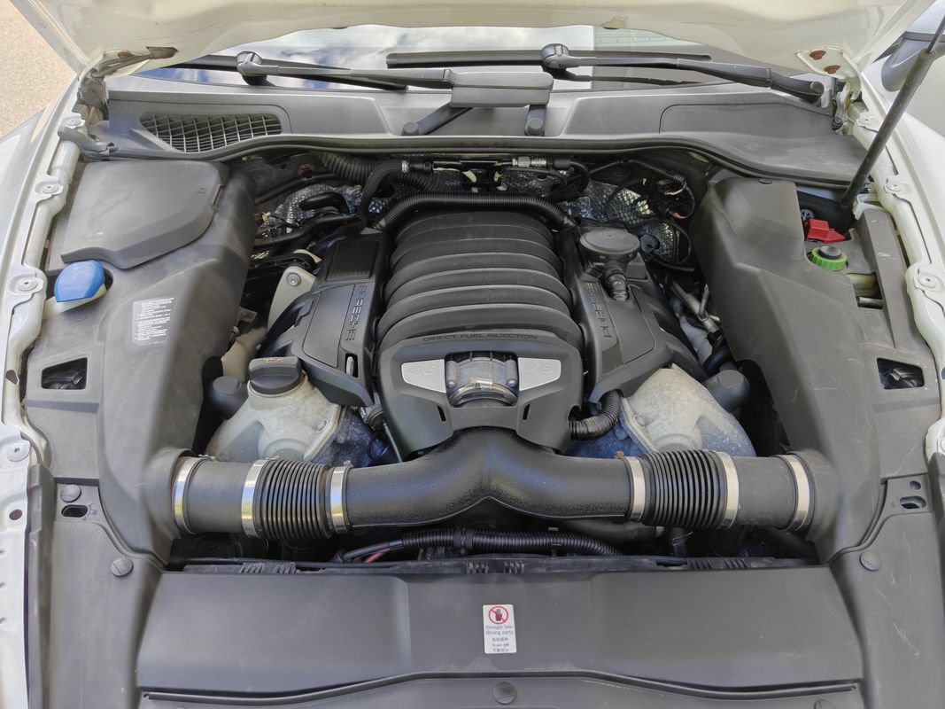 Used 2013 Porsche Cayenne GTS AWD/4WD image 31
