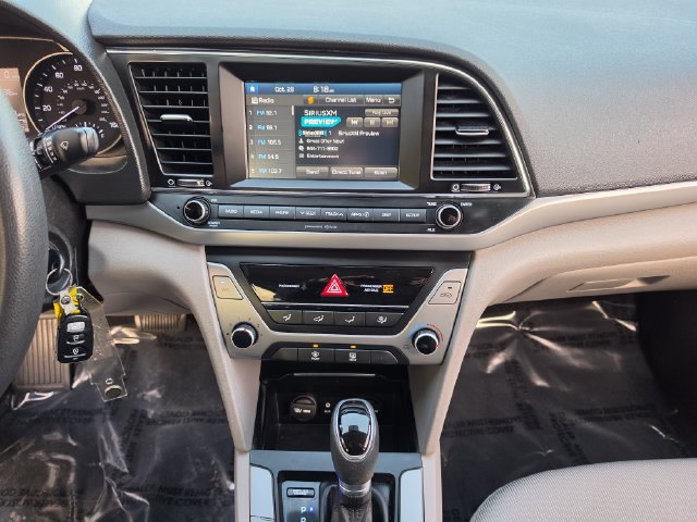Used 2017 Hyundai Elantra SE FWD image 25