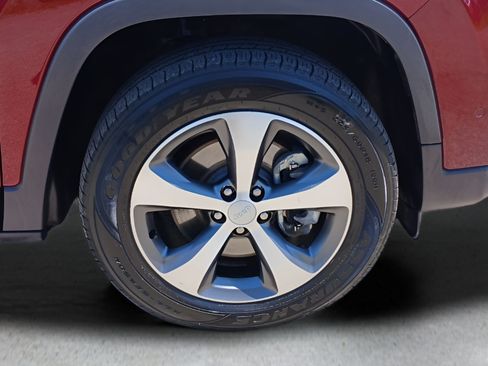 Used 2021 Jeep Cherokee Limited AWD/4WD image 32