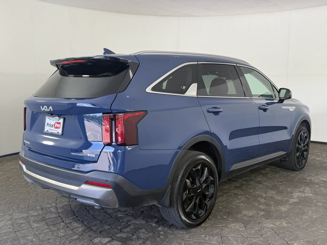 Used 2024 Kia Sorento EX AWD/4WD image 9