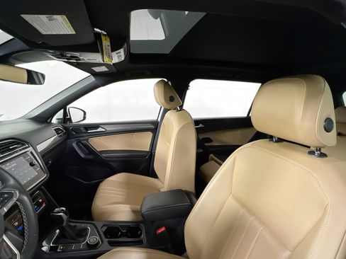 Used 2023 Volkswagen Tiguan SE AWD/4WD image 21