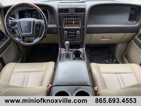 Used 2017 Lincoln Navigator Reserve AWD/4WD image 19