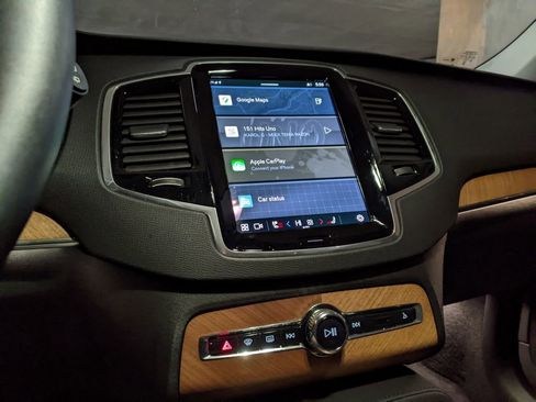 Certified 2025 Volvo XC90 T8 Plus w/ Protection Package Premier image 17