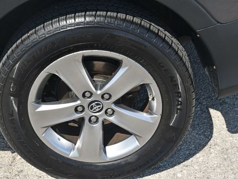 Used 2015 Toyota RAV4 XLE AWD/4WD image 28