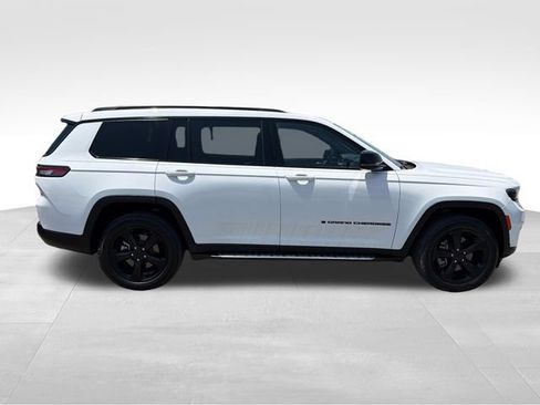 Used 2023 Jeep Grand Cherokee L Laredo AWD/4WD image 8