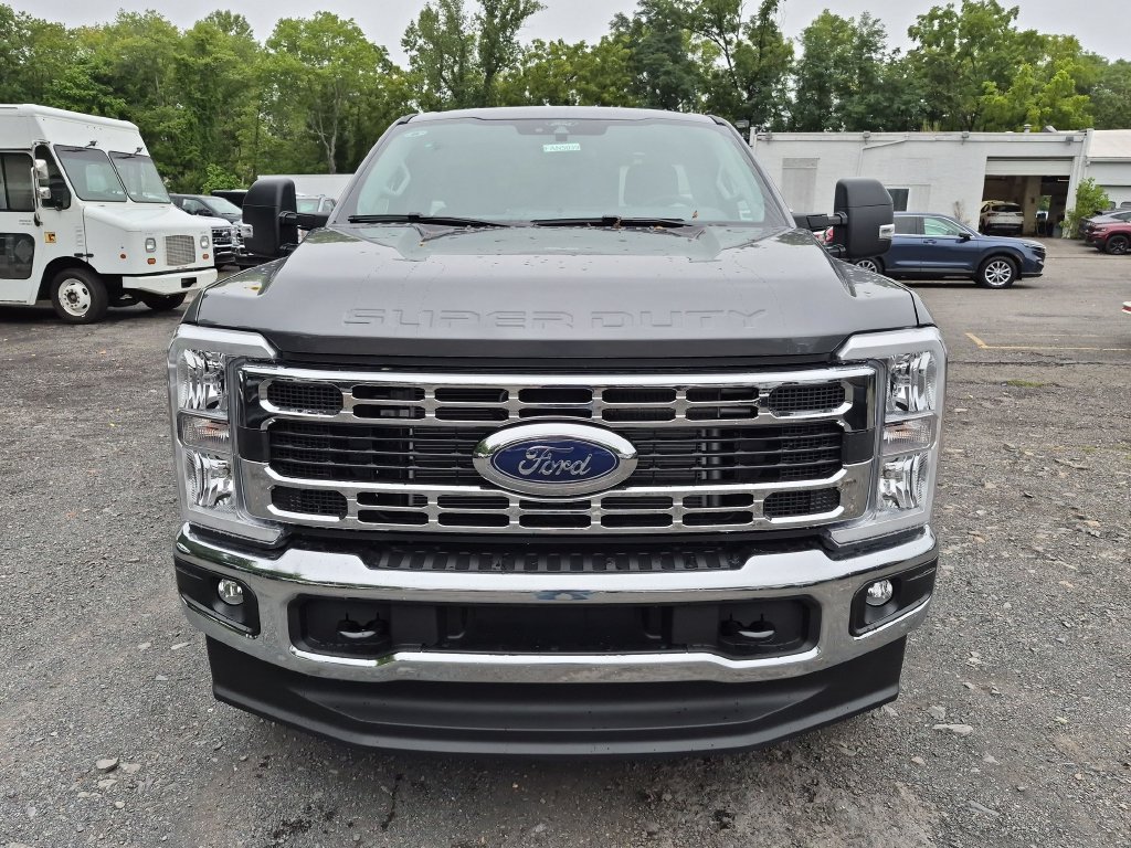New 2026 Ford F350 XLT w/ FX4 Off-Road Package AWD/4WD image 3