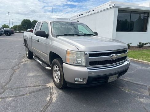 Used 2007 Chevrolet Silverado 1500 LT w/ 1LT Convenience Package RWD image 1