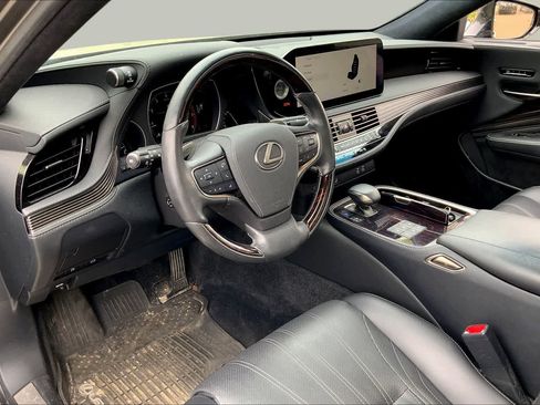 Certified 2023 Lexus LS 500 AWD w/ Interior Upgrade Package image 16