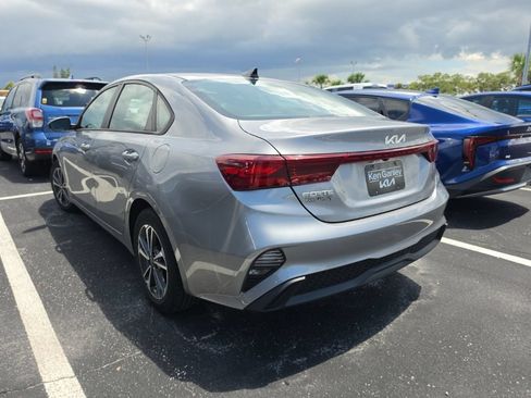 Used 2024 Kia Forte LXS FWD image 11