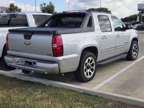 Used 2010 Chevrolet Avalanche LTZ AWD/4WD image 6