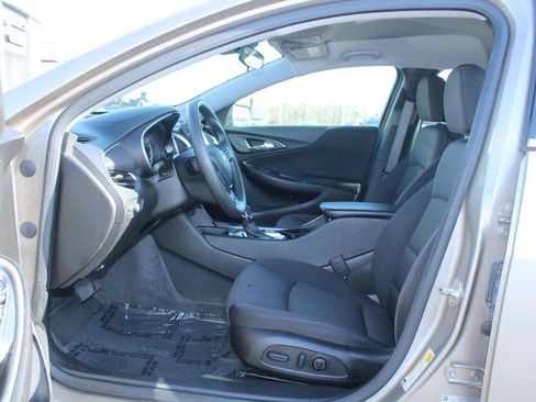 Used 2025 Chevrolet Malibu LT FWD image 8