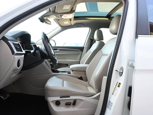 Used 2019 Volkswagen Atlas SEL R-Line image 2