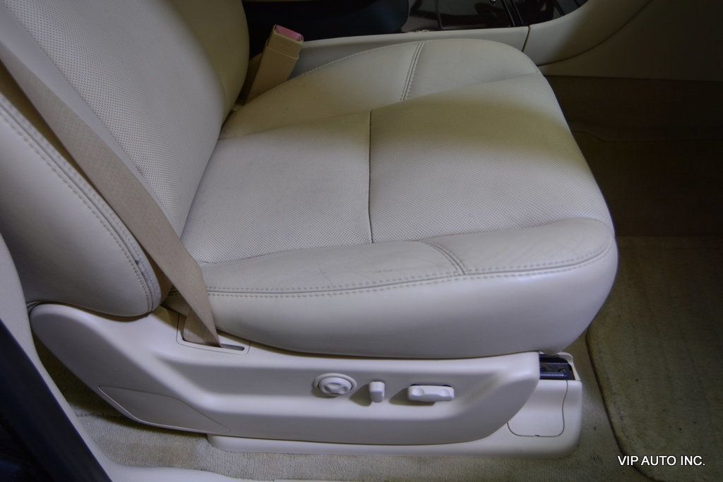 Used 2007 Cadillac Escalade AWD w/ Climate Package image 18